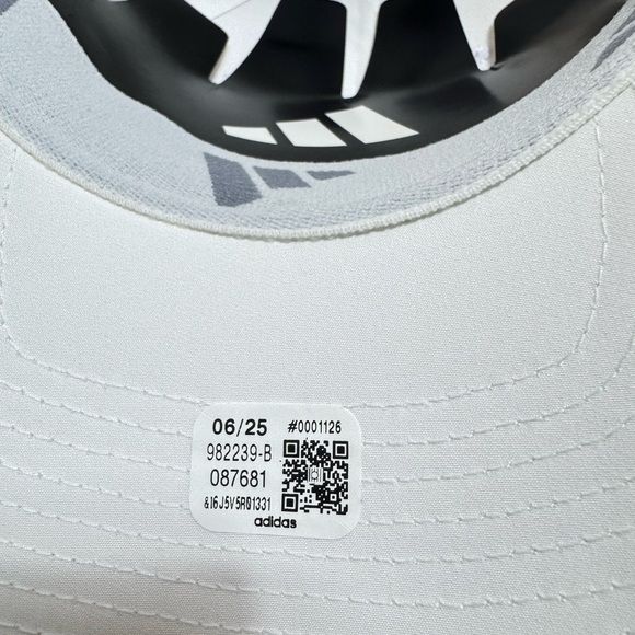 Adidas White and Black Men's Cap - Picture 3 of 7